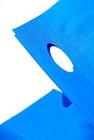 Das Rescue Trade Einmal-Umbettungslaken mit Griffen besitzt eine Belastbarkeit bis zu 250 kg (kurzzeitige Belastung). 
Geeignet für den Einsatz im OP-Bereich - geprüft nach EN 13795-1
Trotz der hohen Saugfähigkeit ist es leicht und komfortabel.
Saugfähigkeit Getestet nach ISO 11948-1 mit Wasser: 14,734l
Saugfähigkeit Getestet nach ISO 11948-1 mit Saline: 4,826l
Das Umbettungslaken dient nicht als Trage- oder Bergetuch. 
Einzeln hygienisch und platzsparend im 
Polybag verpackt.